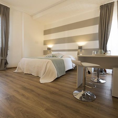 Suite Simonetta Sarzana Exteriör bild