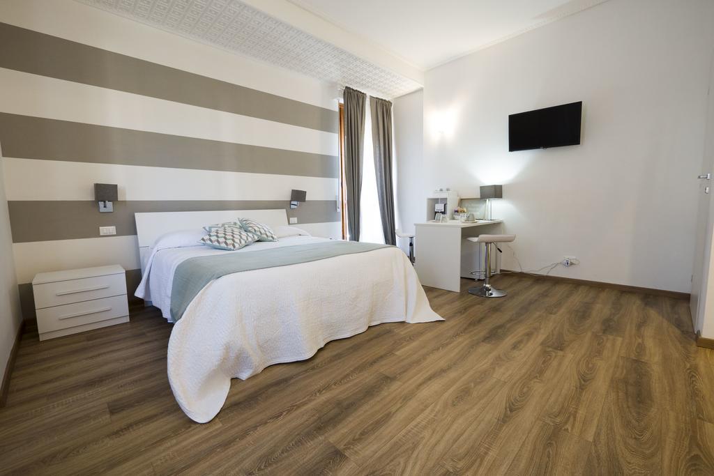 Suite Simonetta Sarzana Exteriör bild